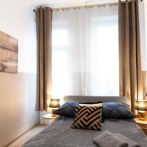 Clicktheflat Aleje Niepodleglosci Center Apart Rooms